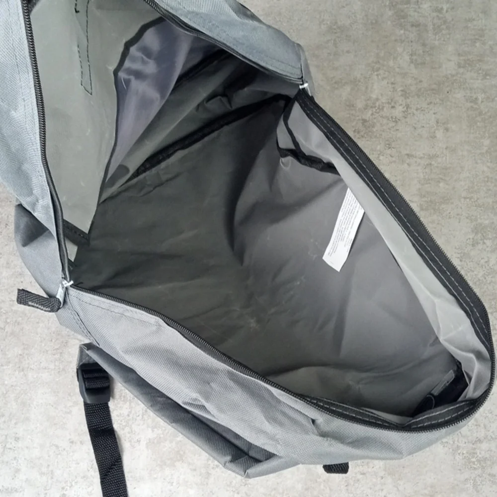 👔 Trailmaker Gray Backpack - Picture 3 of 5